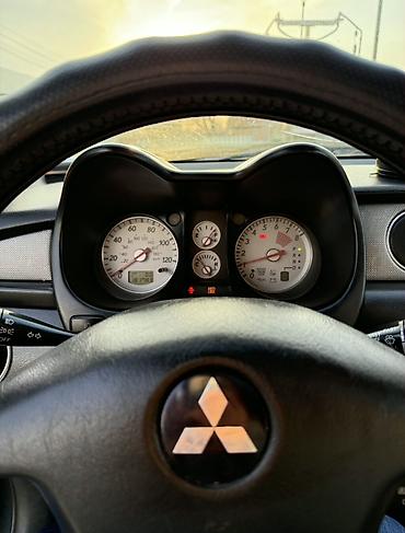 Mitsubishi: Mitsubishi Outlander: 2002 г., 2.4 л, Типтроник, Бензин, Кроссовер at lalafo.kg — 9 Mitsubishi: Mitsubishi Outlander: 2002 г., 2.4 л, Типтроник, Бензин, Кроссовер — 9