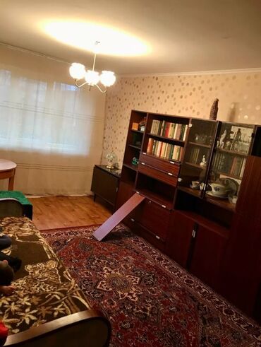 1 комнатная квартира цум: 2 комнаты, 42 м², 104 серия, 1 этаж, Старый ремонт