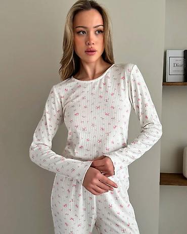 half zip: Красивая и нежная пижама на белом фоне С м л Хл Хлопок Рынок — 1