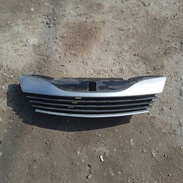 Решетки радиатора: Решетка радиатора Mazda Б/у — 19