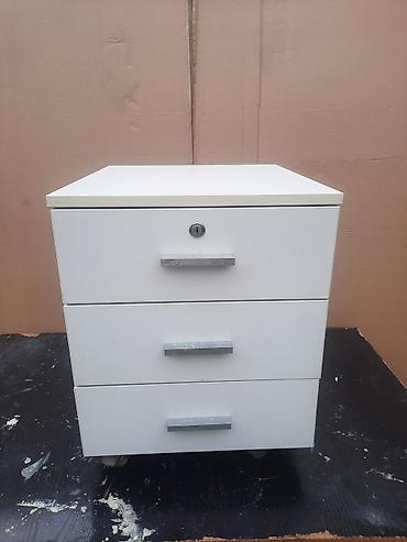 Ofis dəst mebeli: Ofis mebelləri dəsti Tərkib: - 1 ədəd qonaq/konfrans kreslosu — 6