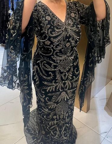 Ziyafət donları: Qaraya çalan yaşıl rəngli, uzun ziyafət/libas - Material: şəffaf — 2