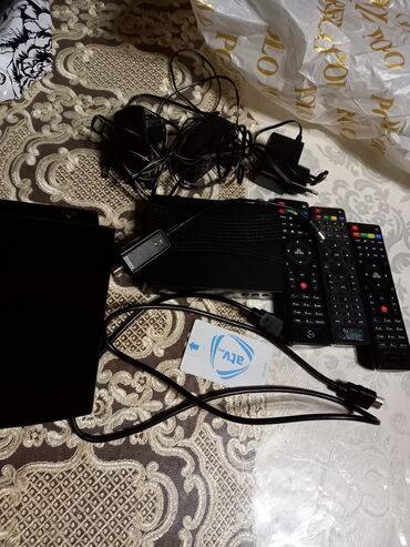 tv box kredit: İşlənmiş Smart TV boks Atv + Ünvandan götürmə