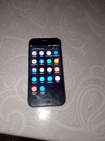 Samsung: Samsung Galaxy A3 2017