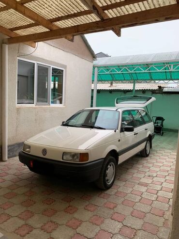 поссат б3: Volkswagen Passat: 1989 г., 2 л, Механика, Бензин, Универсал