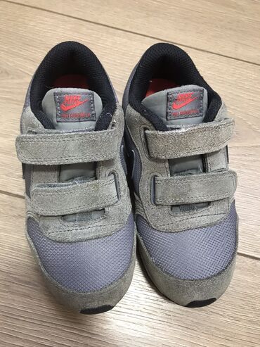 детские кроссовки на липучке: Кроссовки Nike MD Runner 2. Оригинальные. Выполнены из сетчатого