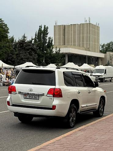 Toyota: Toyota Land Cruiser: 2014 г., 4.6 л, Автомат, Бензин, Внедорожник — 1