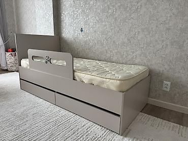 bunk bed: Детская односпальная кровать, Б/у, Для девочки, Для мальчика, С бортиком, С матрасом — 1