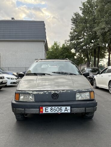 крыло марк 2: Volkswagen Passat: 1992 г., 2 л, Механика, Бензин, Универсал