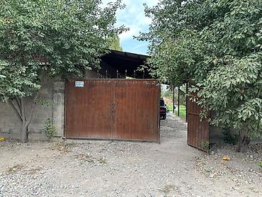 уланит: 🔥 СРОЧНО ПРОДАЁТСЯ УЧАСТОК! 📍 Район Ак-Бата 🏡 Участок — 6 соток 🏠 Дом — 3