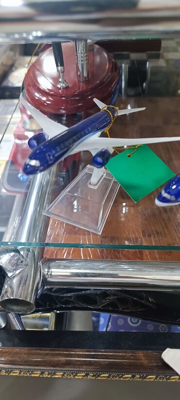 Oyuncaqlar: Teyyare modelı suvenır. uzunluq 12 sm.25 AZN.uzunluq 20 sm 35 AZN.30 -da lalafo.az — 8 Oyuncaqlar: Teyyare modelı suvenır. uzunluq 12 sm.25 AZN.uzunluq 20 sm 35 AZN.30 — 8