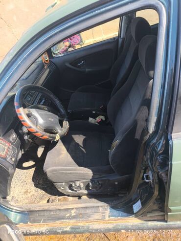 Honda: Honda Civic: 2000 г., 1.4 л, Механика, Бензин, Седан at lalafo.kg Honda: Honda Civic: 2000 г., 1.4 л, Механика, Бензин, Седан