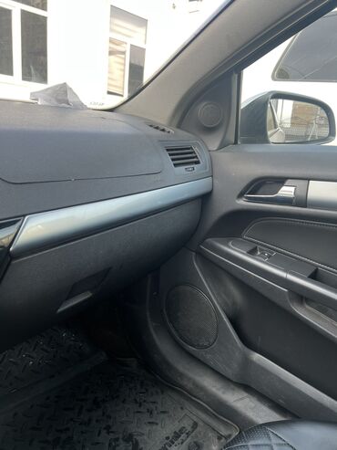 Opel: Opel Astra GTC: 2008 г., 1.8 л, Автомат, Бензин, Купе at lalafo.kg — 7 Opel: Opel Astra GTC: 2008 г., 1.8 л, Автомат, Бензин, Купе — 7