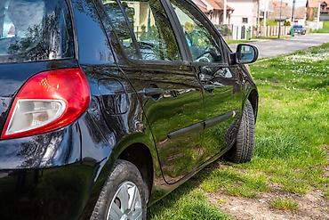 Renault: Renault Clio III – crni, 5 vrata, hečbek - Motor: benzinski — 3