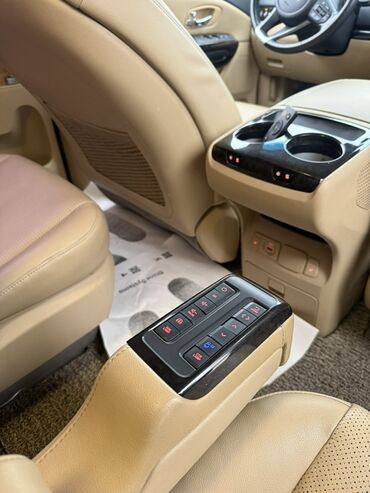 Kia: Kia Carnival: 2019 г., 2.2 л, Автомат, Дизель, Минивэн — 7