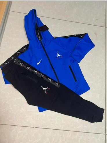 Komplet trenerke: Komplet dečije trenerke sa kapuljačom i patentnim zatvaračem, idealan — 10