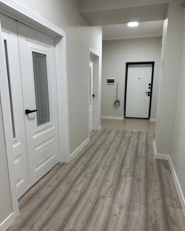 тоголок молдо фрунзе: 3 комнаты, 88 м², Элитка, 1 этаж, Евроремонт