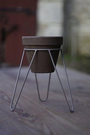 mini testera: Metalnim stalk za saksije– minimalistički držač za sobne biljke - — 1