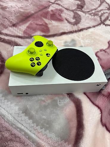 xbox seri s: Xbox Series S konsolu - Model: Xbox Series S, rəng: ağ - Komplekt: 1 — 1