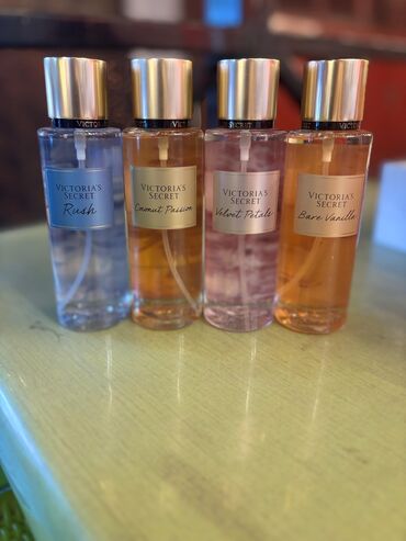 Ətriyyat: Orginal Victoria Secret bədən spreyləri digər şəkildə gördüyünüz kimi