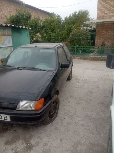 арменя авто: Ford Fiesta: 1991 г., 1.3 л, Механика, Бензин