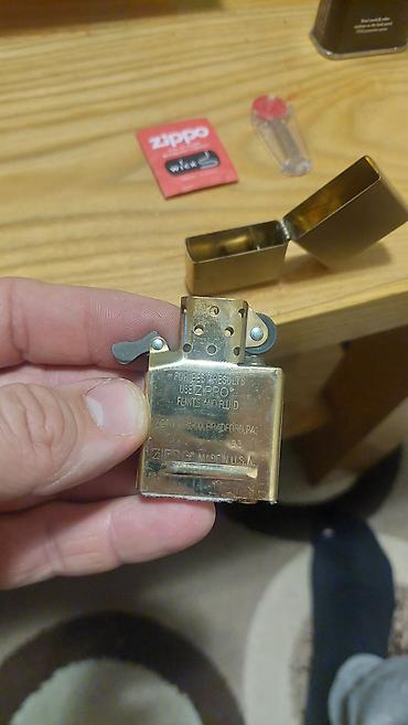 Upaljači i prateća oprema: Zippo upaljač model: ZIPPO 204B Classic BrushedBrass Upaljač. Kupljen — 9