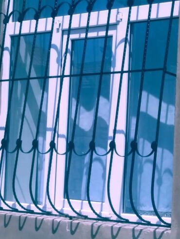 Pilləkən məhəccərləri: Dəmir barmaqlıq (reşotka)
məhəccər.40 azn — 11