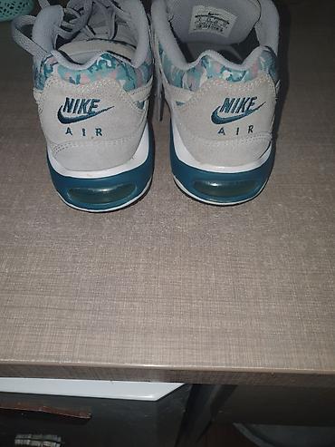 Patike: Nike Air br 39.Nosene ali mogu još dugo da se nose.Tragovi korišćenja — 2