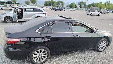 mini kuper: Toyota Camry: 2017 г., Гибрид, Седан — 8