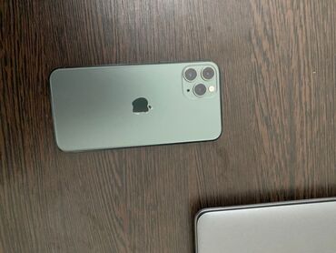 1000 сомдук телефон: IPhone 11 Pro, Колдонулган, 256 ГБ, Жашыл, Кулакчындар, Заряддоочу түзүлүш