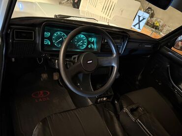 VAZ (LADA): Model: LADA (VAZ) 2107 sedan Kuzov: 4 qapı, ağ rəng Salon: klassik — 9