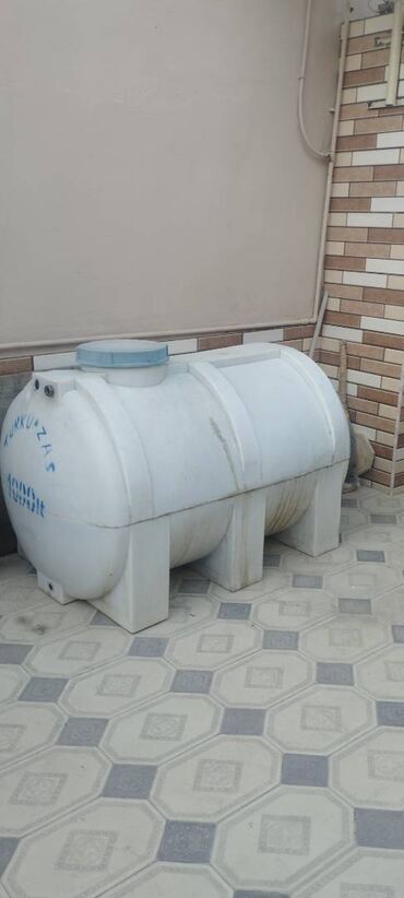 Baklar və çənlər: Bak, Plastik, 1000 l l, İşlənmiş