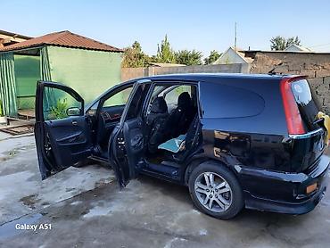 Honda Stream: 2003 г., 2 л, Автомат, Бензин, Минивэн — 3