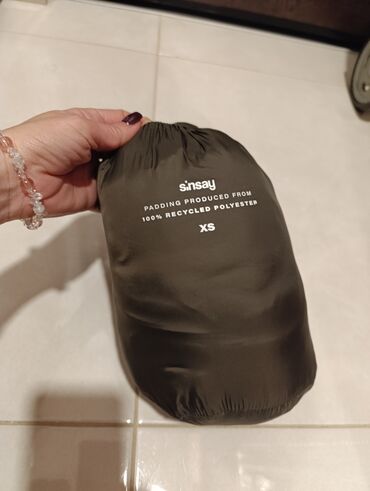 Ostale jakne, kaputi, prsluci: Malinasto zelena jakna sa kapuljacom. Jakna je je XS velicina — 2