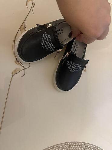ugg bakü: Uşaq ayaqqabısı – qara rəngli, slip-on model - Material: süni dəri — 4