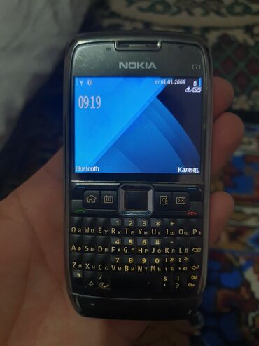 нокиа 6110: Nokia E71, Колдонулган, 4 GB, түсү - Күмүш, 1 SIM