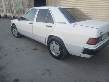 qazel masin: Mercedes-Benz 190 (W201): 2.3 l | 1991 il Sedan