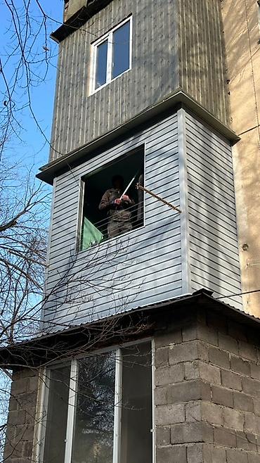 обои ремонт дома: Обшивка и отделка балконов и лоджий сайдингом - Профессиональная — 6
