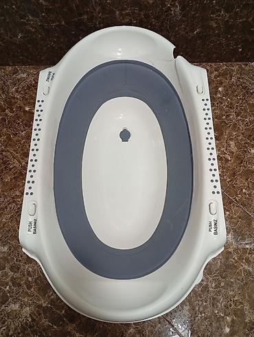 Vannalar: Uşaq üçün qatlanan vanna - Rəng: ağ gövdə, boz sürüşməz içlik - — 2