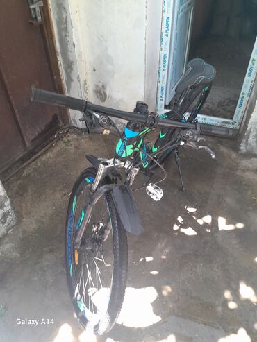 Şəhər velosipedləri: İşlənmiş Şəhər velosipedi Adidas, 29", sürətlərin sayı: 14, Ünvandan götürmə