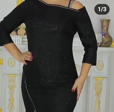 вечернее чёрное платье со шлейфом: Вечернее платье, Короткая модель, С рукавами