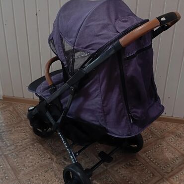 детская коляска чико: Коляска, цвет - Фиолетовый, Б/у