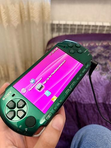купить psp go: Sony PSP-3000 portativ oyun konsolu – xüsusi yaşıl rəng — 3