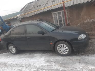 Toyota: Toyota Avensis: 2001 г., 1.8 л, Механика, Бензин, Седан