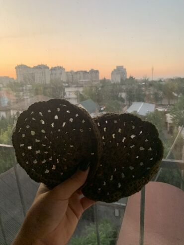торшер плетенный: Набор из двух круглых вязаных подставок темно-коричневого цвета с