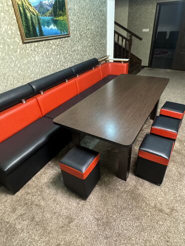 мягкая мебель в зал: Комплект стол и стулья Кухонный, Б/у