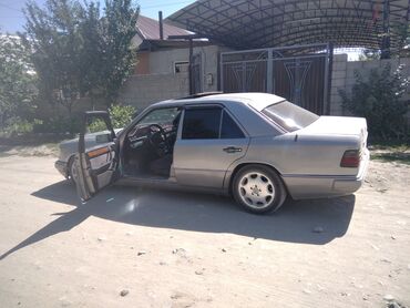 запчасть на мерс 814: Mercedes-Benz W124: 1993 г., 2.2 л, Автомат, Бензин, Седан