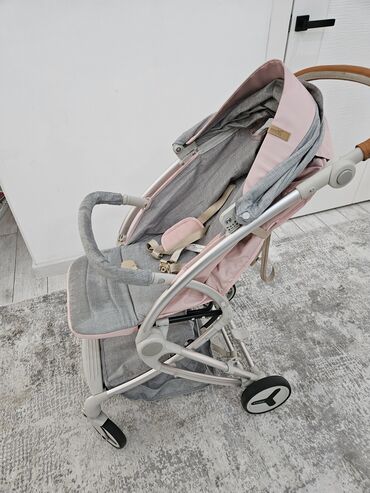 детский коляску: Коляска, цвет - Розовый, Б/у