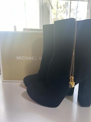 lale: Michael Kors “Frenchie Platform” qadın botları - Model: Frenchie — 1