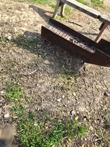 Журнальные столы: Низкий деревянный стол-платформа/тахта. - Материал каркаса: массив — 10